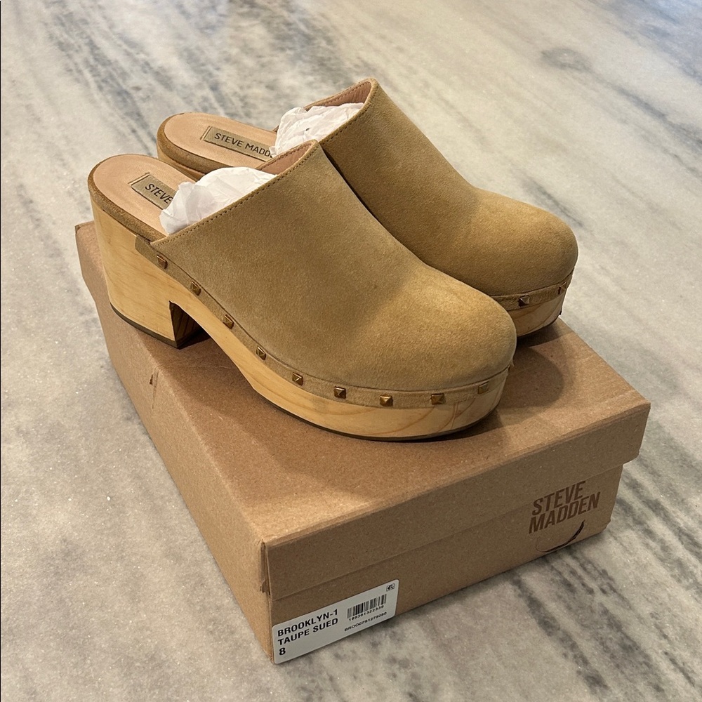 Steve Madden Brooklyn Taupe Suede Studded Wooden Clogs sz 8 - Picture 1 of 10